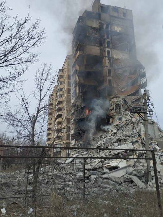 Фото 2 — Оккупанты обстреляли Авдеевку из танков и "Градов", есть раненый (ФОТО)
