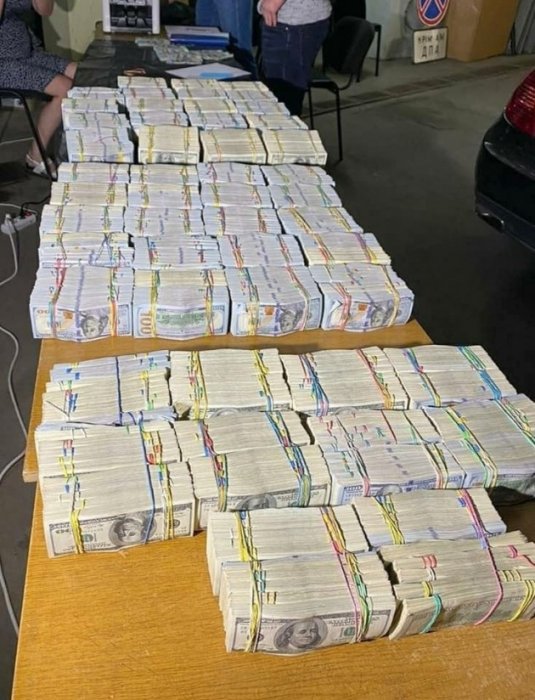 Фото 2 — В деле о подкупе руководства САП и НАБУ задержали трех человек — Сытник (ФОТО)