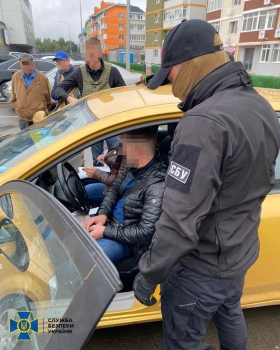 Фото 2 — Чиновника Госэкоинспекции столичного региона задержали на взятке в $20 000 (ФОТО)