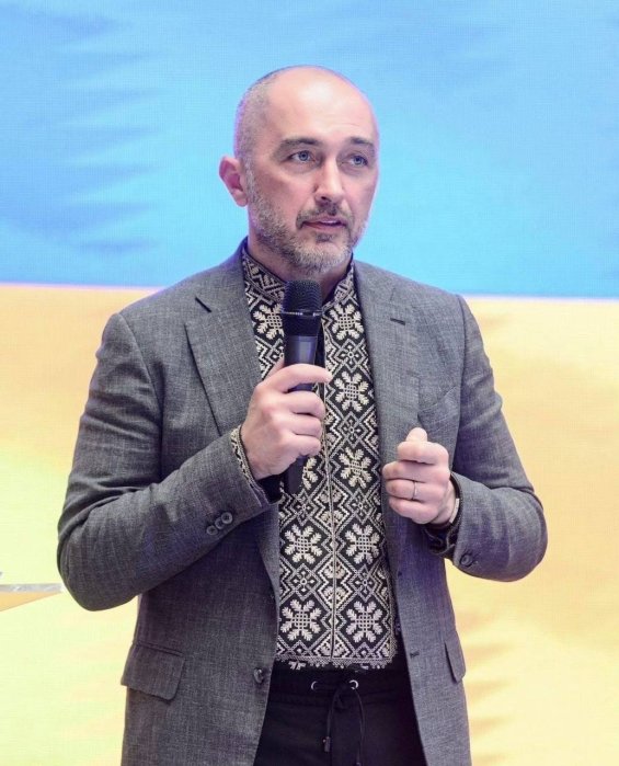 Фото 3 — НБУ ввел в обращение памятную монету, посвященную венгерскому князю (ФОТО)