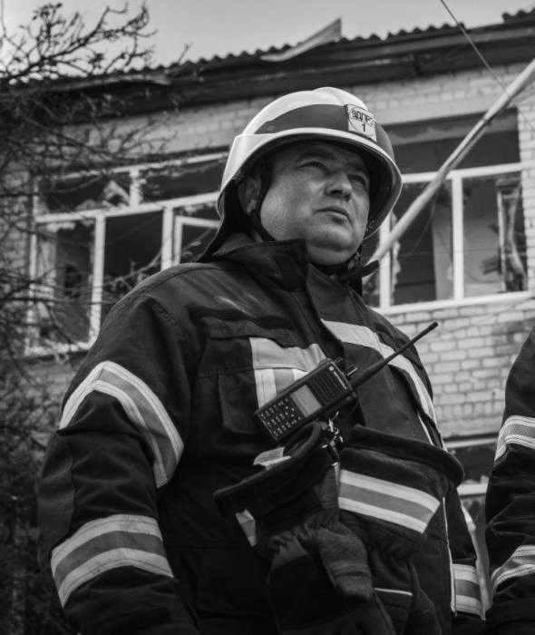 Фото 2 — Выросло число жертв ракетных ударов по Покровску 7 августа: умер начальник отряда спасателей
