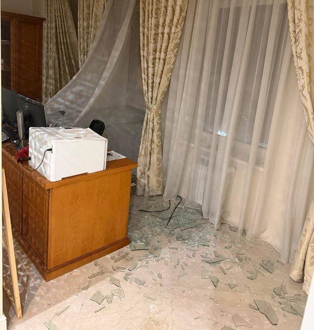 Фото 2 — Нарушение Венской конвенции: российский удар по Киеву повредил посольство Катара