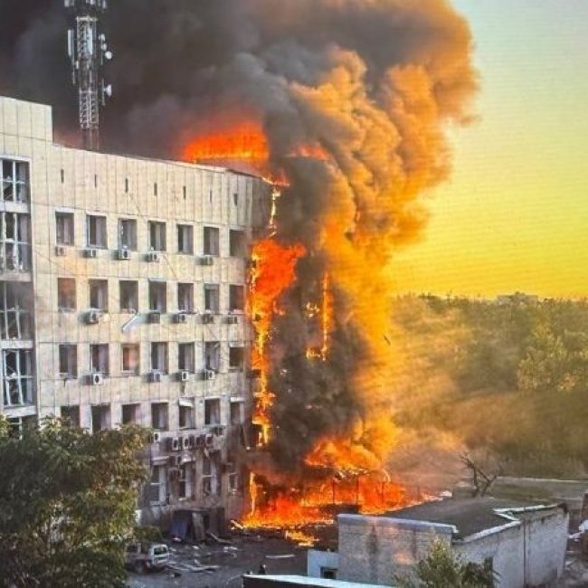 Росіяни обстріляли адмінбудівлю підприємства ДТЕК