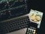 Інвестувати у криптовалюти треба обережно. Джерело: pexels