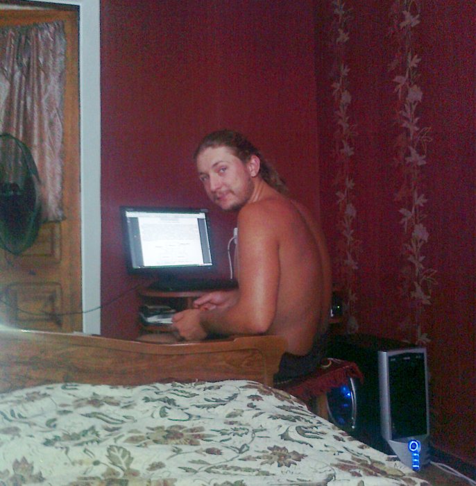 Фото 8 — Працював на кількох роботах і одночасно навчався: як медику швидкої допомоги вдалося стати айтішником