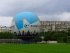 футбольное поле, воздушный шар Eutelsat, дом