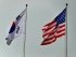 Прапори Південної Кореї та США